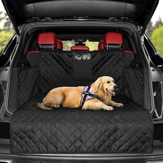 Neue Hundematte im Kofferraum von Pets